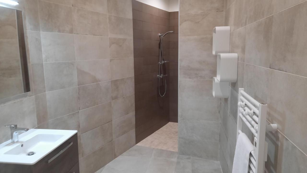 Aparthotel Le Logis De Berianne Les Tourrettes Zewnętrze zdjęcie